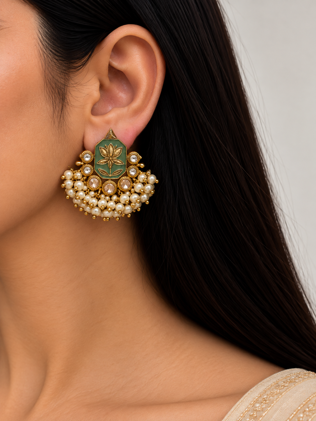 Veena Studs