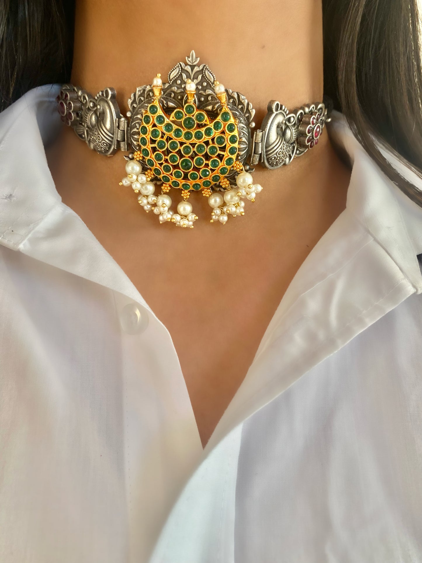 NIRALI choker
