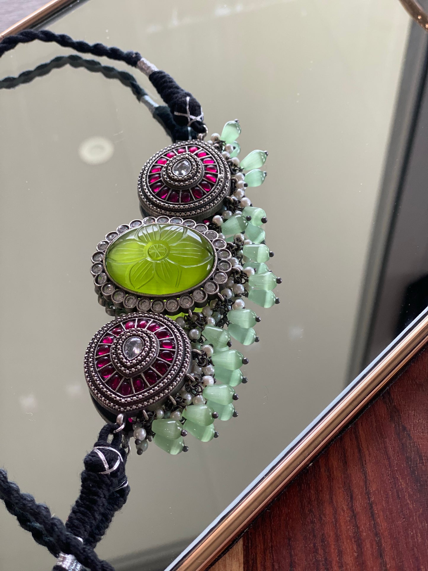 SAARIKA stone choker