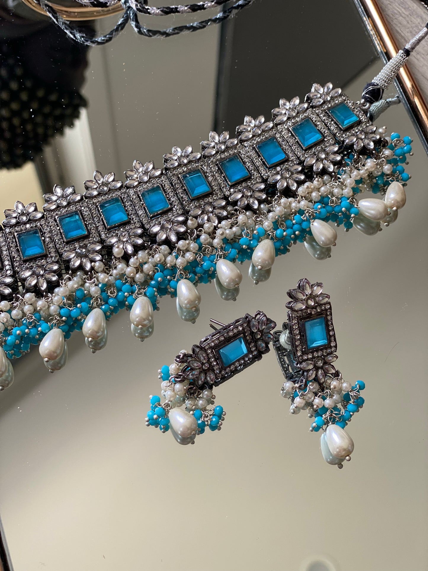 HIMANI kundan/pearl choker set
