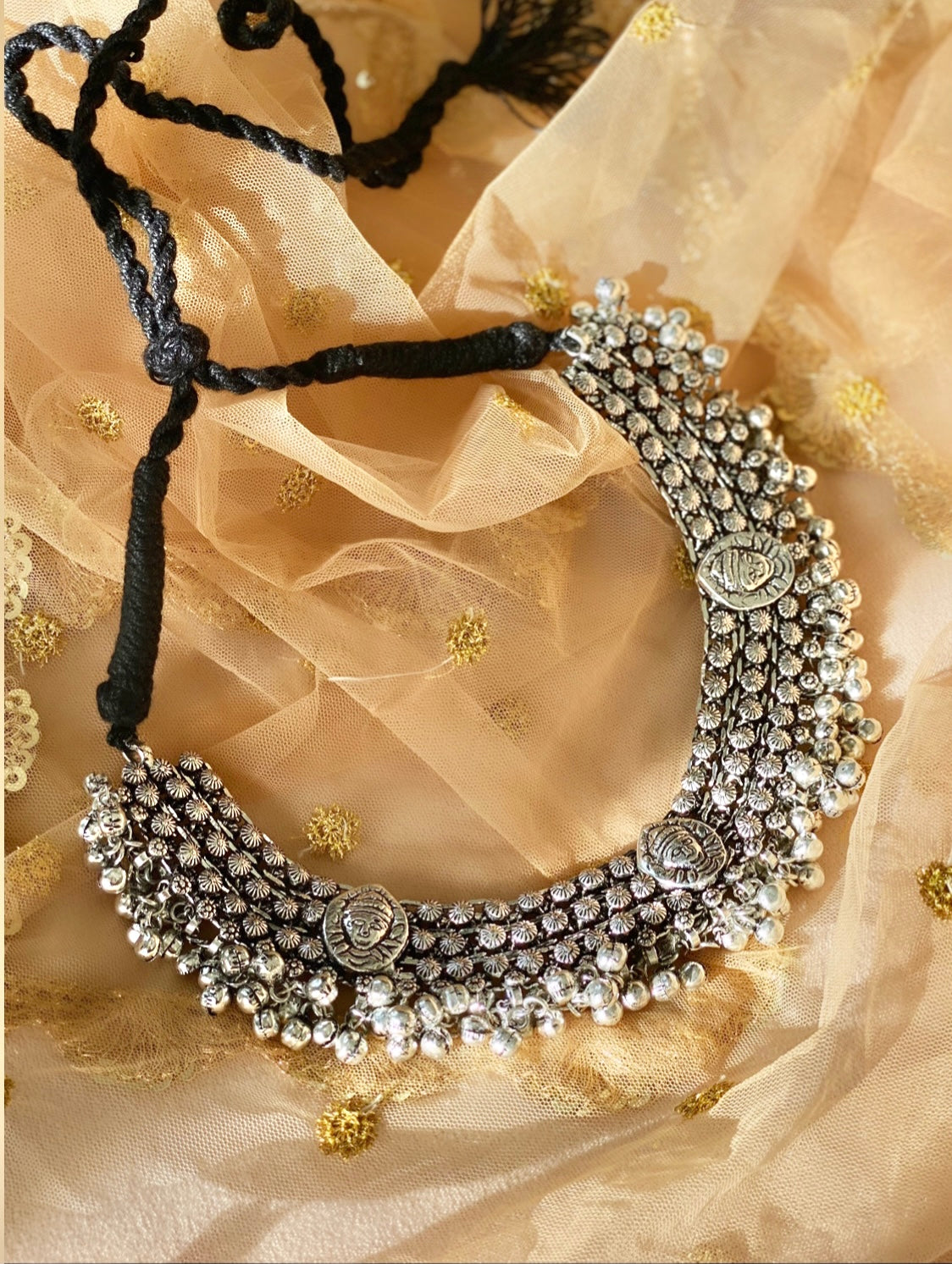AVNI ghungroo choker