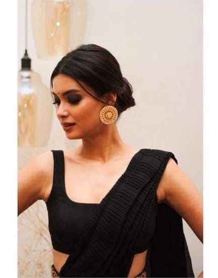 JANNAT oversized stud