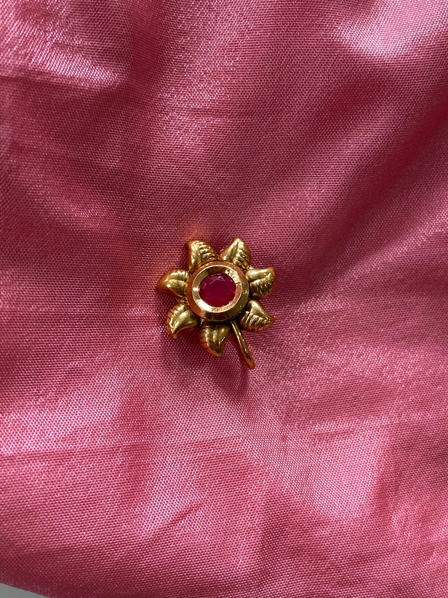 Star red noseclip