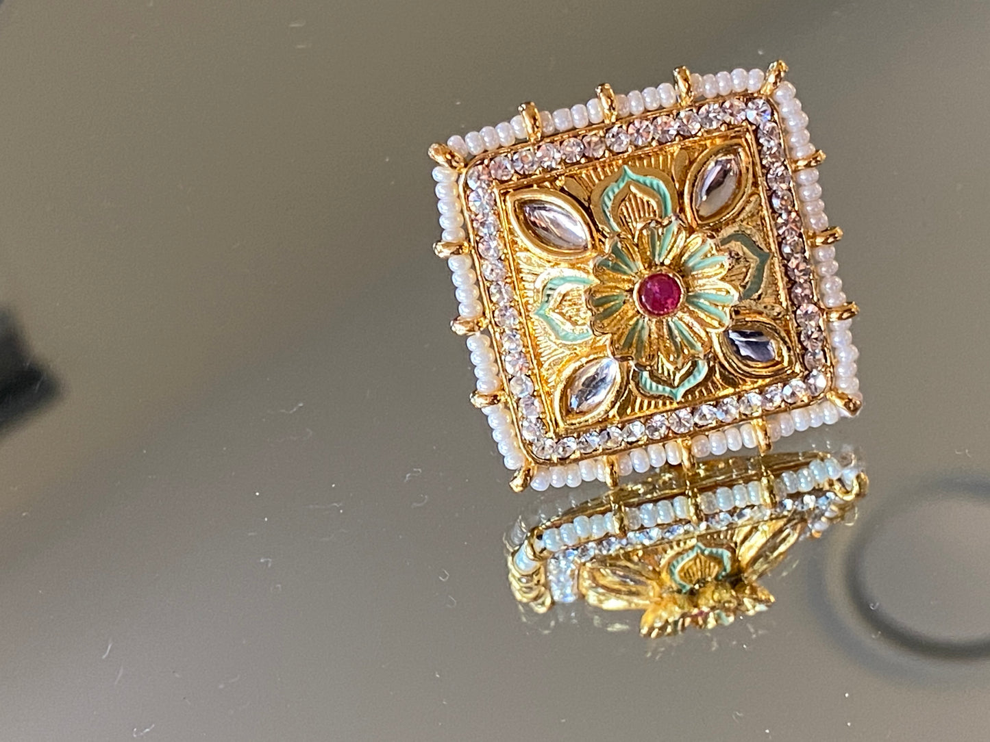 Gulabo ring