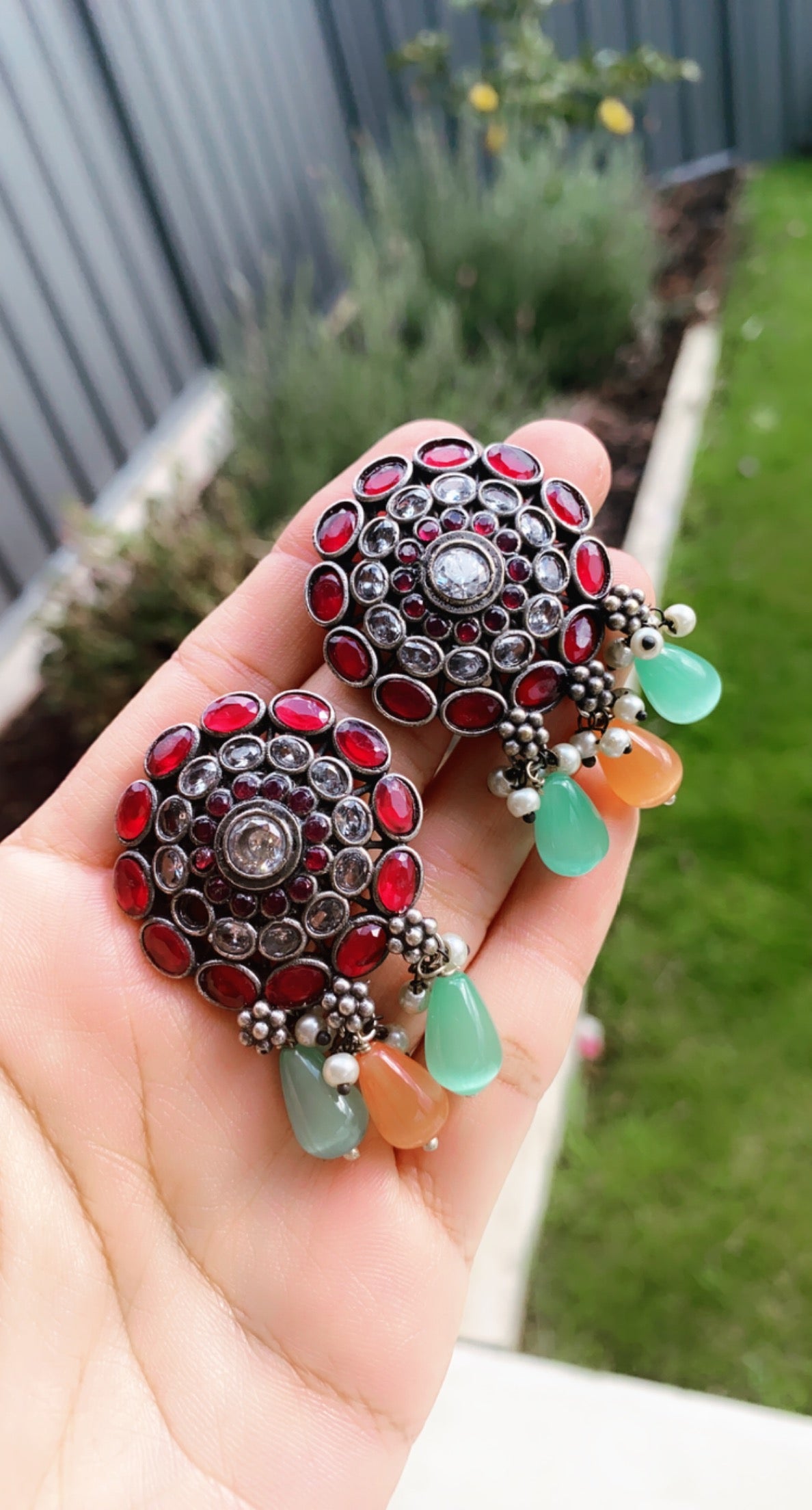 SAARU stone choker