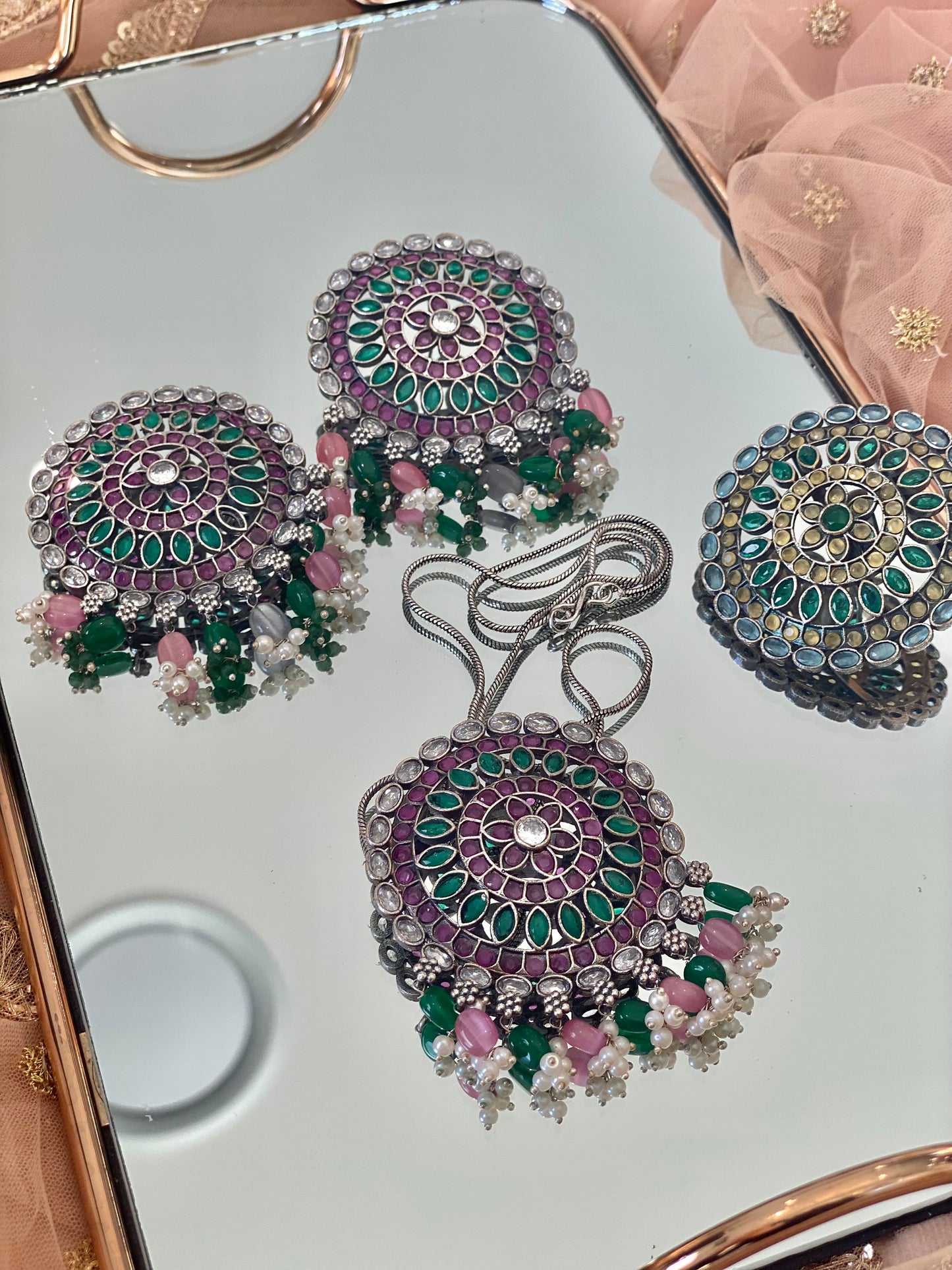 RAANI Pendant set