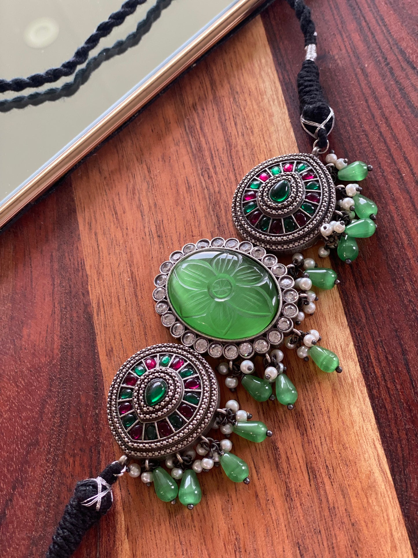 SAARIKA stone choker