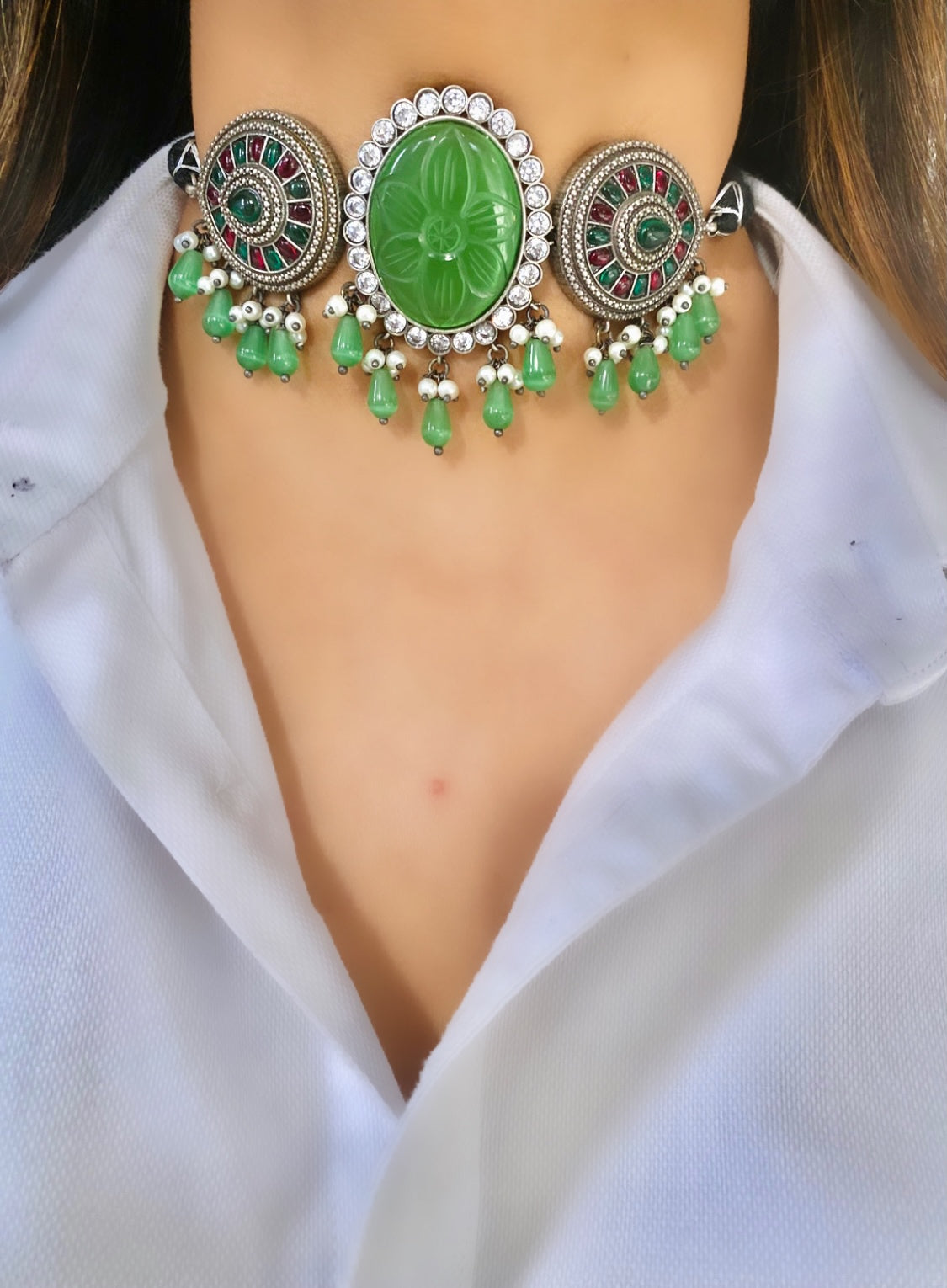 SAARIKA stone choker