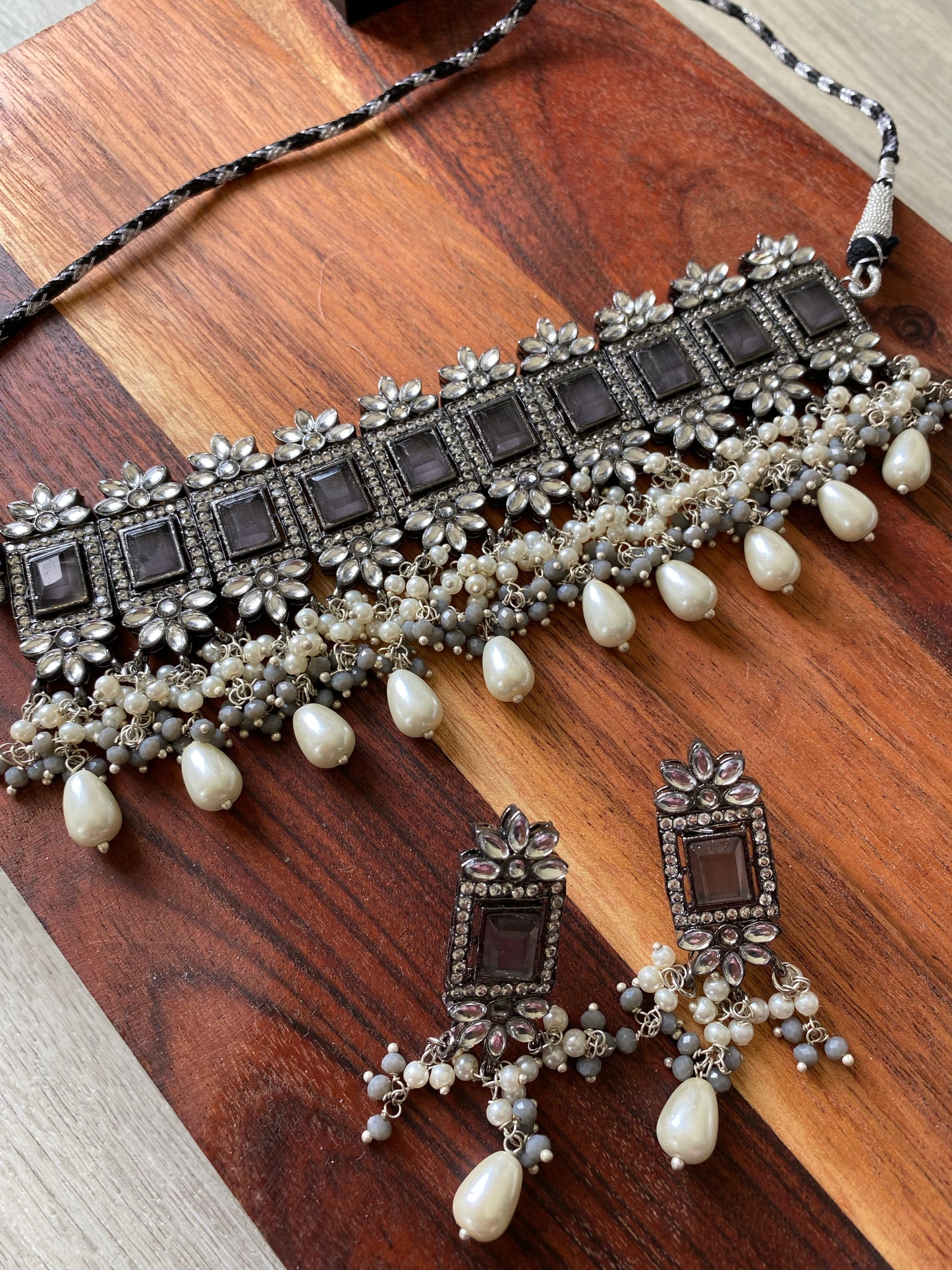 HIMANI kundan/pearl choker set