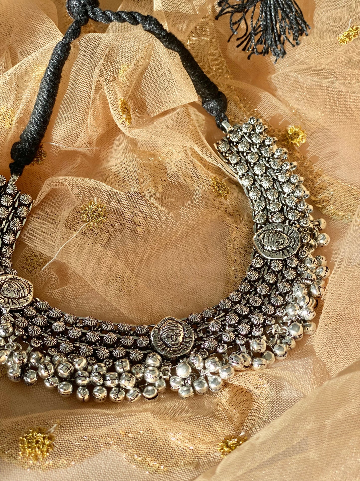 AVNI ghungroo choker