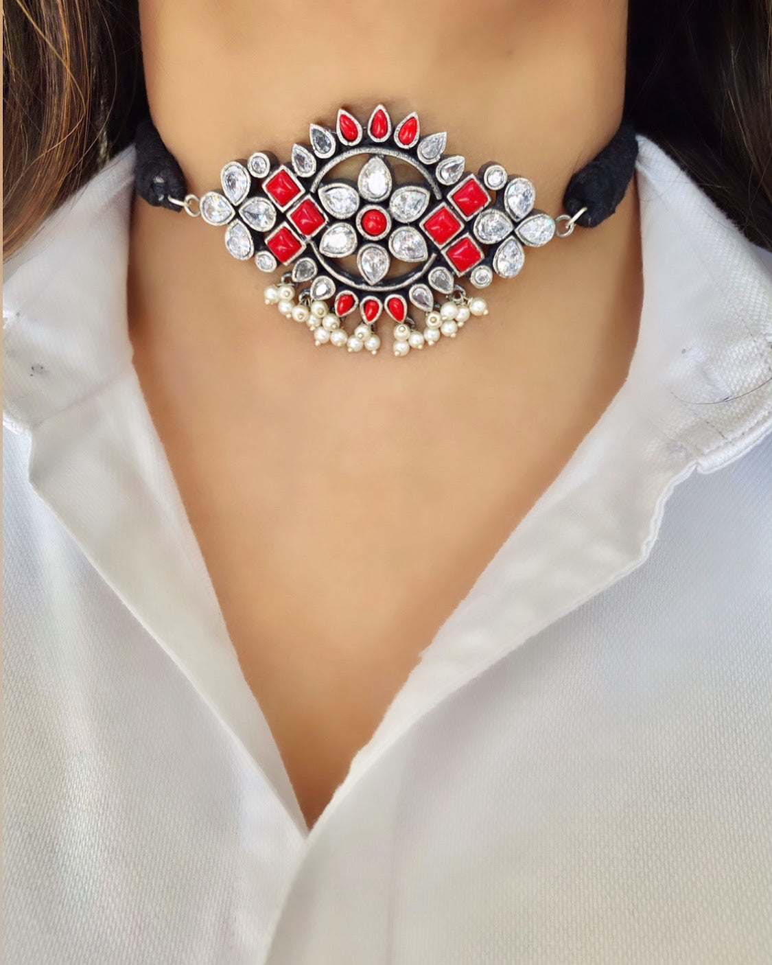 LAALI choker set