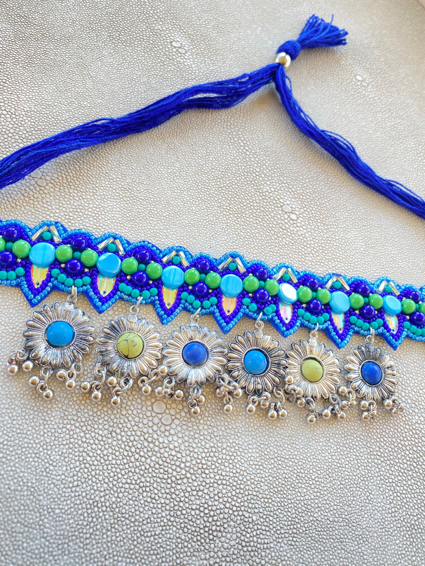 Hema Afghani fabric choker