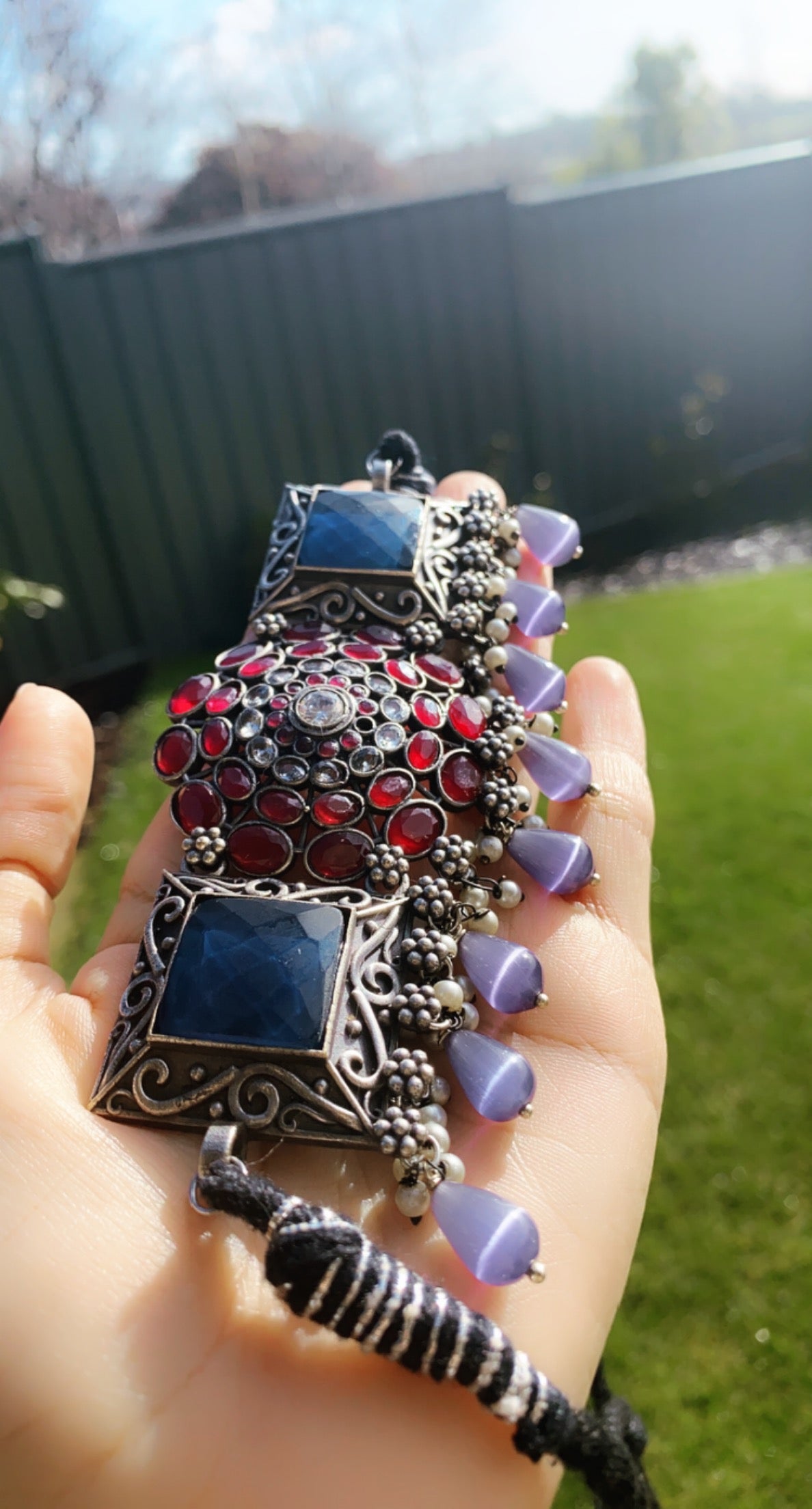 SAARU stone choker