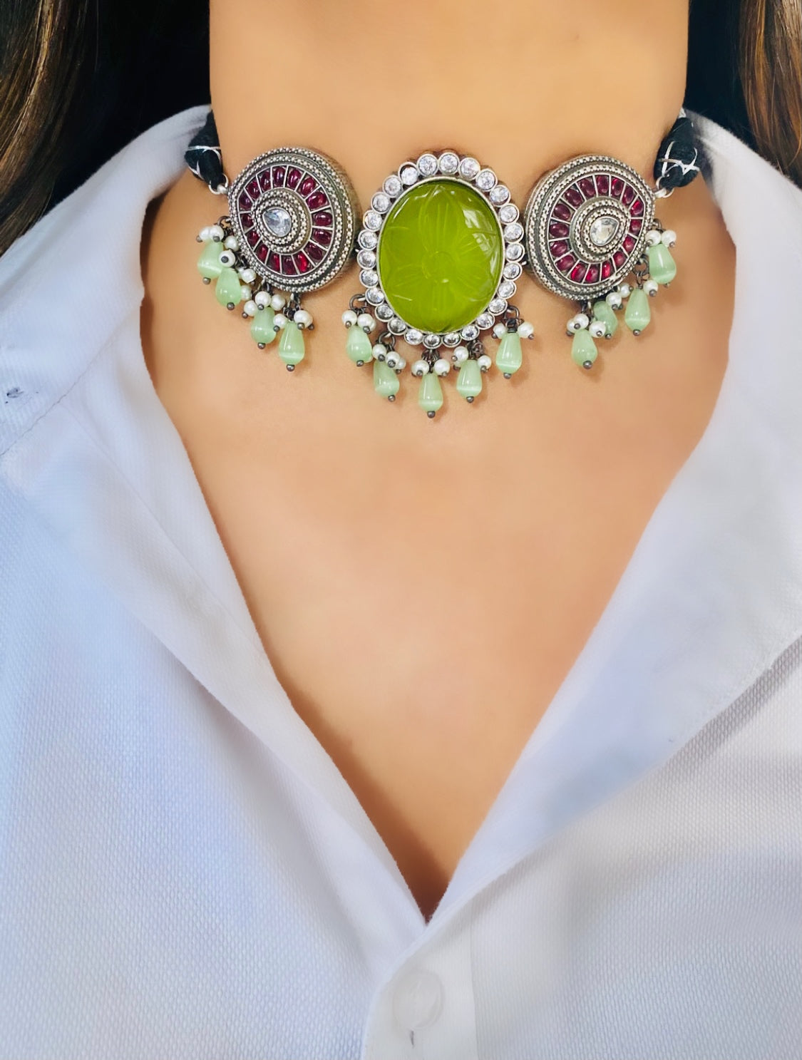 SAARIKA stone choker