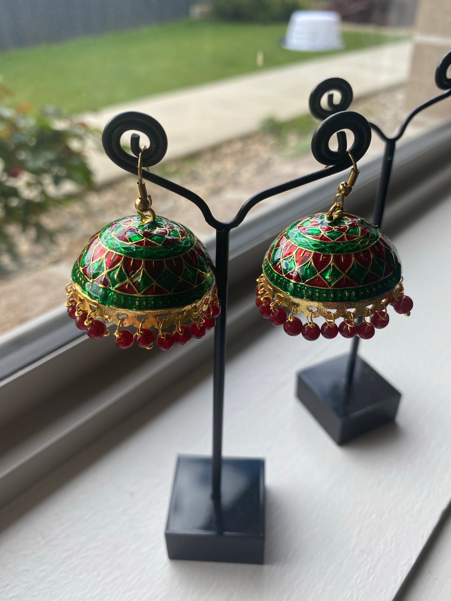 HILLY red jhumka