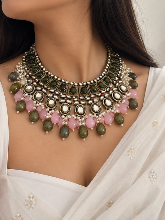 RAABTA choker with earrings