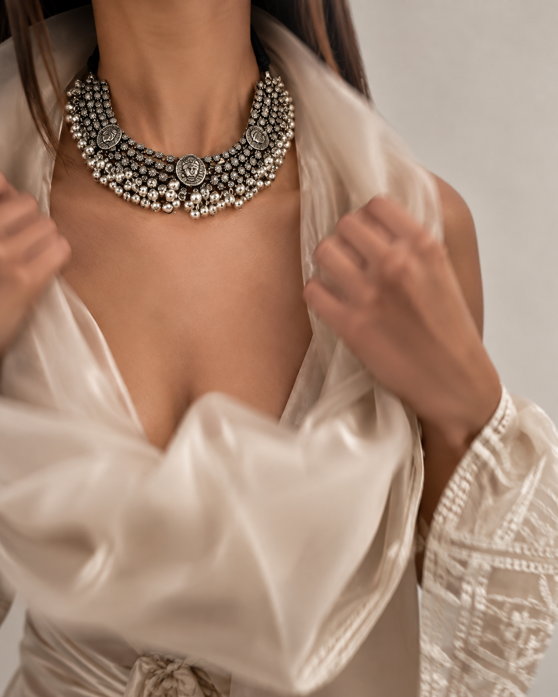 AVNI ghungroo choker