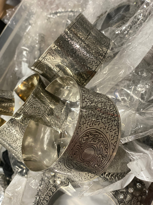 SILKY oxidised silver handcuffs