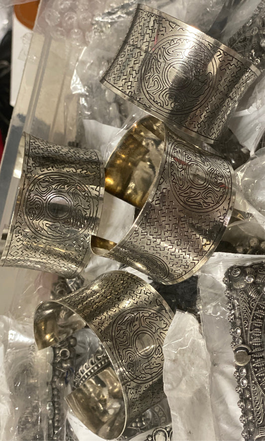 SILKY oxidised silver handcuffs