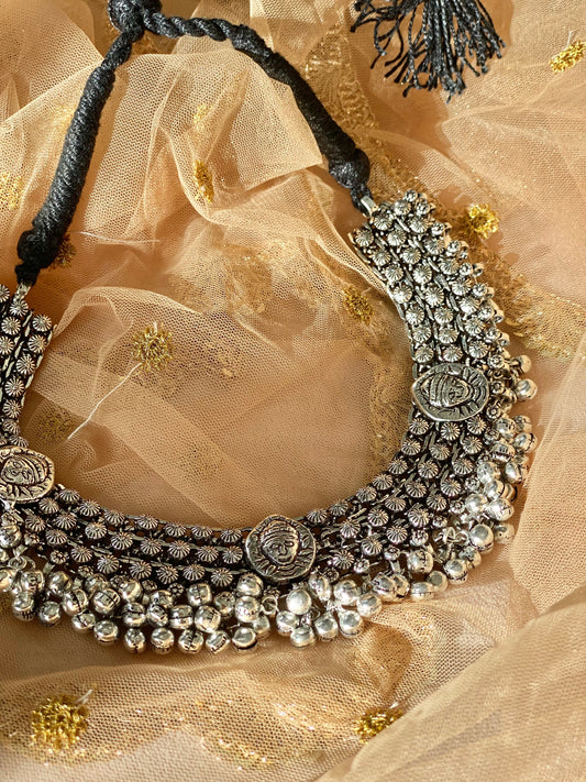 AVNI ghungroo choker