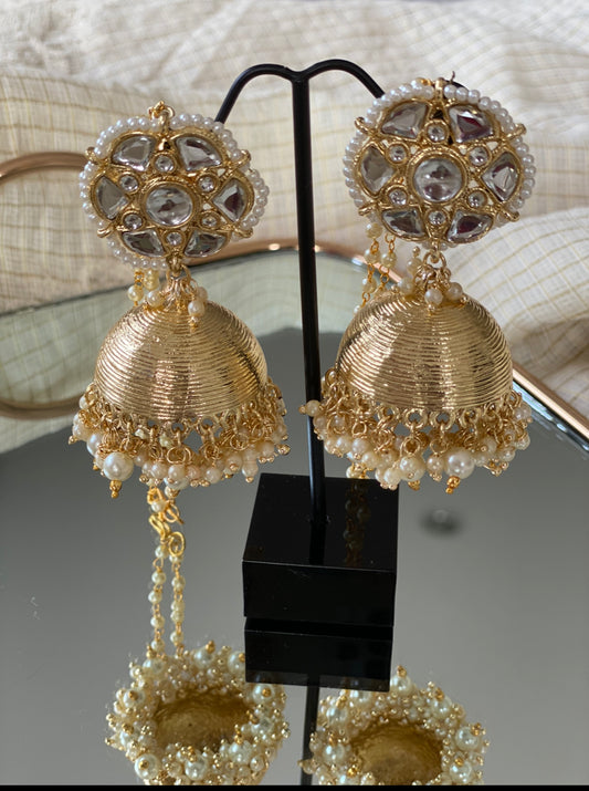 ADI JHUMKA