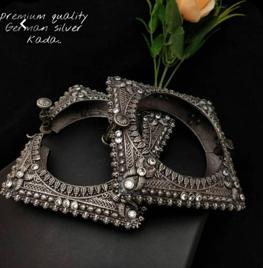 JENNY oxidised silver pair of bangles