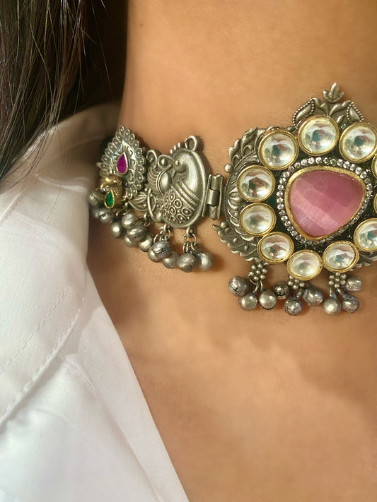 HEER choker